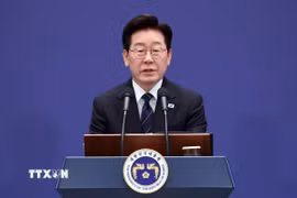 Tổng thống Hàn Quốc Lee Jae Myung phát biểu tại cuộc họp báo ở Seoul. (Ảnh: Yonhap/TTXVN phát)