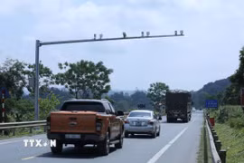 Camera giám sát vi phạm trật tự an toàn giao thông. (Ảnh: Anh Tuấn/TTXVN)