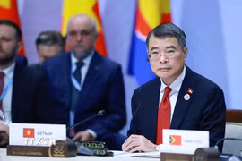 Thủ tướng Lê Minh Hưng phát biểu tại Phiên họp toàn thể Hội nghị Cấp cao Kỷ niệm 35 năm quan hệ ASEAN-Nga. (Ảnh: Dương Giang/TTXVN)