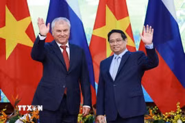 Thủ tướng Phạm Minh Chính hội kiến Chủ tịch Duma Quốc gia Quốc hội Liên bang Nga Vyacheslav Volodin. (Ảnh: Dương Giang/TTXVN)