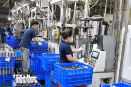 Dây chuyền sản xuất ứng dụng robot tự động của Công ty TNHH CAYI Technology Việt Nam, Khu công nghiệp Yên Phong II-C, tỉnh Bắc Ninh. (Ảnh: Đồng Thúy/TTXVN)