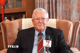 Giáo sư Carl Thayer. (Ảnh: Lê Đạt/TTXVN)