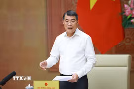 Thủ tướng Lê Minh Hưng làm việc với lãnh đạo Bộ Xây dựng. (Ảnh: Dương Giang/TTXVN)