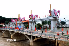 Đập dâng nước tạo cảnh quan trung tâm phường Hà Giang 1 mang lại diện mạo mới cho khu vực trung tâm đô thị. (Ảnh: Đức Thọ/TTXVN)