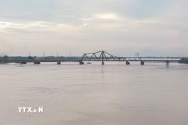 Việc nghiên cứu quy hoạch khu vực bãi sông vì vậy không thể được tiếp cận như một dự án phát triển đô thị thông thường. (Ảnh: Phan Phương/TTXVN)