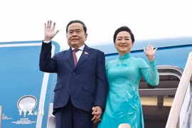 Chủ tịch Quốc hội Trần Thanh Mẫn và Phu nhân rời thủ đô Seoul, kết thúc tốt đẹp chuyến thăm chính thức Hàn Quốc. (Ảnh: Doãn Tấn/TTXVN)