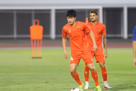 Hoàng Đức và Hoàng Hên ra sân ngay từ đầu. (Nguồn: VFF)