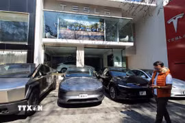 Showroom hãng Tesla tại thủ đô Mexico City. (Ảnh: Phi Hùng/TTXVN)