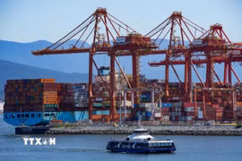 Quang cảnh cảng hàng hóa tại Vancouver, Canada. (Ảnh: THX/TTXVN)