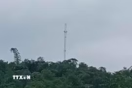 Những cột sóng viễn thông tại các xã miền núi, vùng sâu vùng xa đã rút ngắn khoảng cách số ở Thanh Hóa. (Ảnh: Hoa Mai/TTXVN)