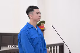 Bị cáo Phan Trọng Hiếu tại phiên tòa xét xử về hành vi buôn bán hàng giả là thực phẩm trên sàn thương mại điện tử. (Ảnh: TTXVN phát)