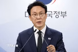 Ông Kim Min Seok phát biểu trong cuộc họp báo tại Seoul, Hàn Quốc. (Ảnh: Yonhap/TTXVN phát)