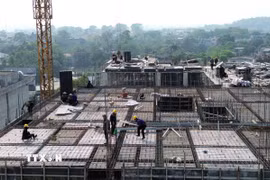 Theo Sở Xây dựng tỉnh Vĩnh Long, đến đầu tháng 8/2026, toàn tỉnh có 26 dự án nhà ở xã hội đã, đang triển khai và mời gọi đầu tư với quy mô khoảng 9.269 căn. (Ảnh minh họa: Quang Cường/TTXVN)