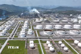 Khu vực bồn chứa nhiên liệu của Nhà máy lọc hóa dầu Nghi Sơn nằm trong khu kinh tế Nghi Sơn, phường Nghi Sơn, tỉnh Thanh Hóa. (Ảnh: Vũ Sinh/TTXVN)