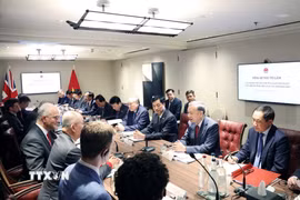 Tổng Bí thư Tô Lâm dự tọa đàm với các chuyên gia công nghệ của Anh và thế giới về AI và Chip bán dẫn. (Ảnh: Thống Nhất/TTXVN)