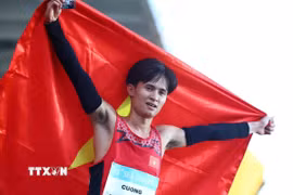 Nguyễn Trung Cường giúp Điền kinh lập "hat-trick vàng" trong ngày hôm nay. (Ảnh: TTXVN phát)