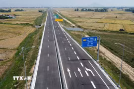 Dự án xây dựng công trình đường bộ cao tốc Bắc-Nam phía Đông tỉnh Đắk Lắk hoàn thành và đưa vào sử dụng toàn tuyến. (Ảnh: Tường Quân/TTXVN)