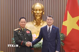 Thủ tướng Lê Minh Hưng tiếp Đại tướng Khamliang Outhakaysone, Phó Thủ tướng, Bộ trưởng Bộ Quốc phòng Lào. (Ảnh: Lâm Khánh/TTXVN)
