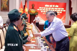 Tổng Bí thư, Chủ tịch nước Tô Lâm gặp mặt Đại đội nữ lái xe Trường Sơn