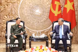 Tổng Bí thư, Chủ tịch nước Tô Lâm tiếp Đại tướng Khamliang Outhakaysone, Ủy viên Bộ Chính trị, Phó Thủ tướng, Bộ trưởng Quốc phòng Lào. (Ảnh: Thống Nhất/TTXVN)