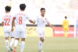 Quang Dũng (số 14) sẽ thay thế Công Phương tham dự ASIAD 2026. (Nguồn: VFF)