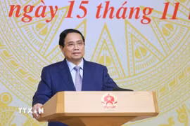 Thủ tướng Phạm Minh Chính gặp mặt, chúc mừng các nhà giáo Nhân kỷ niệm ngày Nhà giáo Việt Nam 20/11. (Ảnh: Dương Giang/TTXVN)