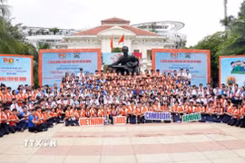 Các thiếu nhi tham dự Liên hoan Thiếu nhi 3 nước Việt Nam-Lào-Campuchia năm 2026. (Ảnh: Trung Tuyến/TTXVN)
