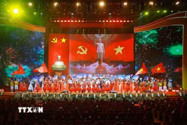Chương trình nghệ thuật chào mừng Đại hội đại biểu Đảng bộ Chính phủ lần thứ nhất, nhiệm kỳ 2025-2030. (Ảnh: Dương Giang/TTXVN)