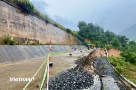 Hình minh họa sạt lở giao thông mùa mưa lũ cuối năm 2025. (Ảnh: Thanh Phong/Vietnam+)