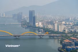 Cầu Rồng và bờ Đông sông Hàn thành phố Đà Nẵng. (Ảnh: Thanh Phong/Vietnam+)