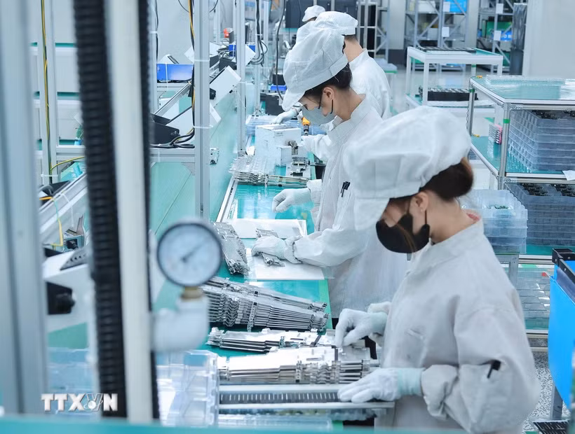 Hoạt động tại một doanh nghiệp FDI. (Ảnh: Hoàng Hiếu/TTXVN)
