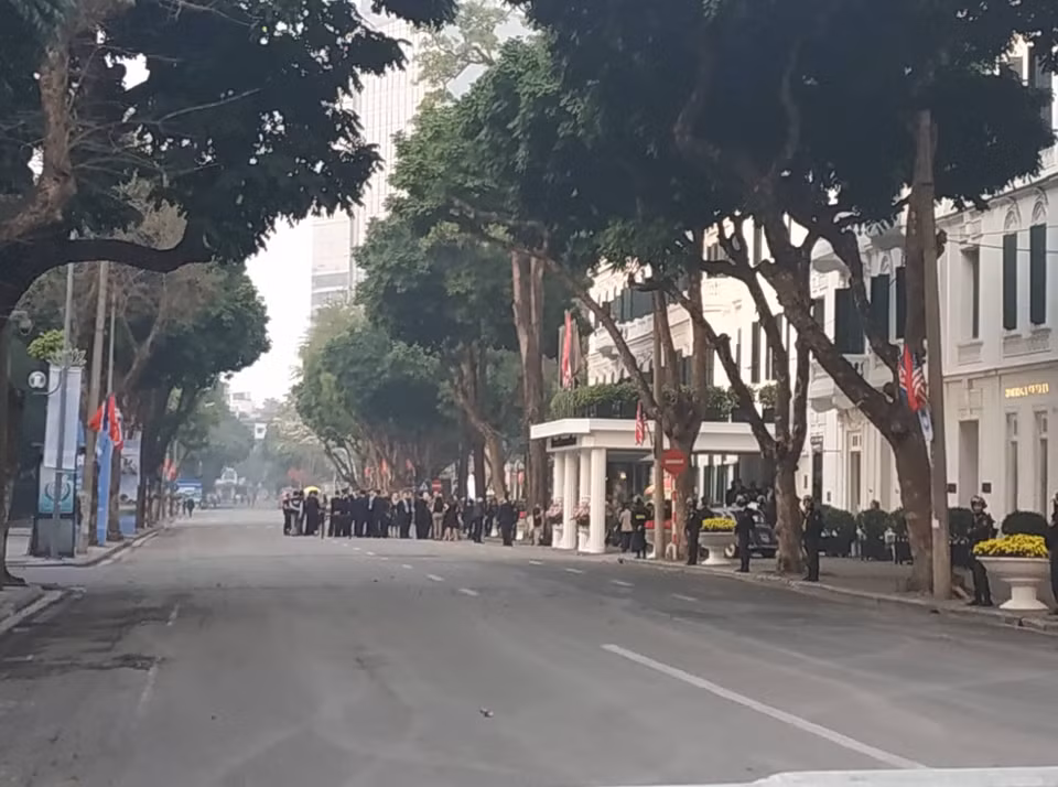 Tuyến phố cấm hoàn toàn các phương tiện. (Ảnh: Sơn Bách/Vietnam+)