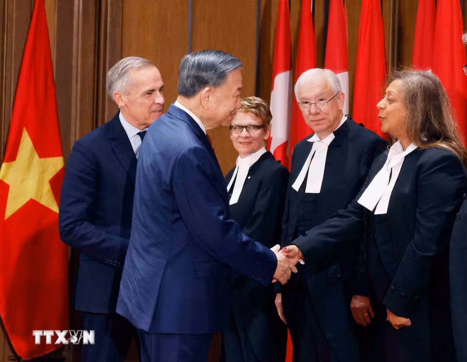 Tổng Bí thư, Chủ tịch nước Tô Lâm với các đại biểu Canada. (Ảnh: Thống Nhất/TTXVN)