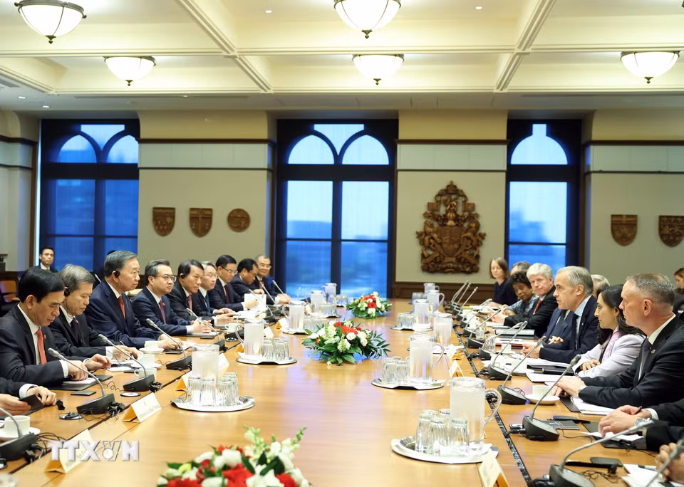 Tổng Bí thư, Chủ tịch nước Tô Lâm hội đàm với Thủ tướng Canada Mark Carney. (Ảnh: Thống Nhất/TTXVN)