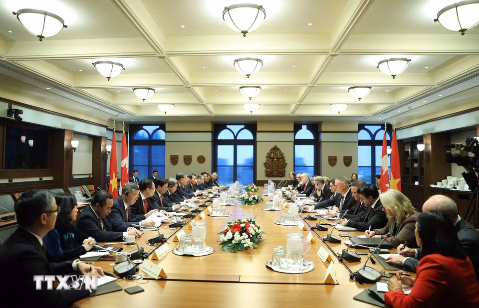 Tổng Bí thư, Chủ tịch nước Tô Lâm hội đàm với Thủ tướng Canada Mark Carney. (Ảnh: Thống Nhất/TTXVN)