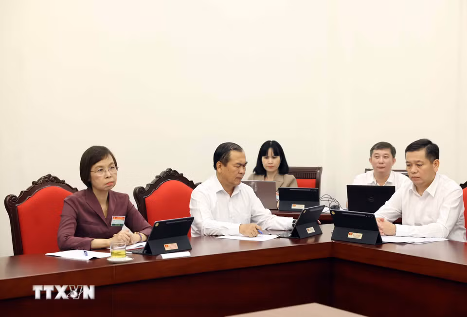 Các đại biểu thảo luận tại tổ. (Ảnh: Thống Nhất/TTXVN)