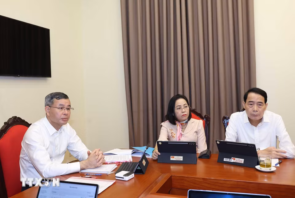 Các đại biểu thảo luận tại tổ. (Ảnh: Thống Nhất/TTXVN) ​