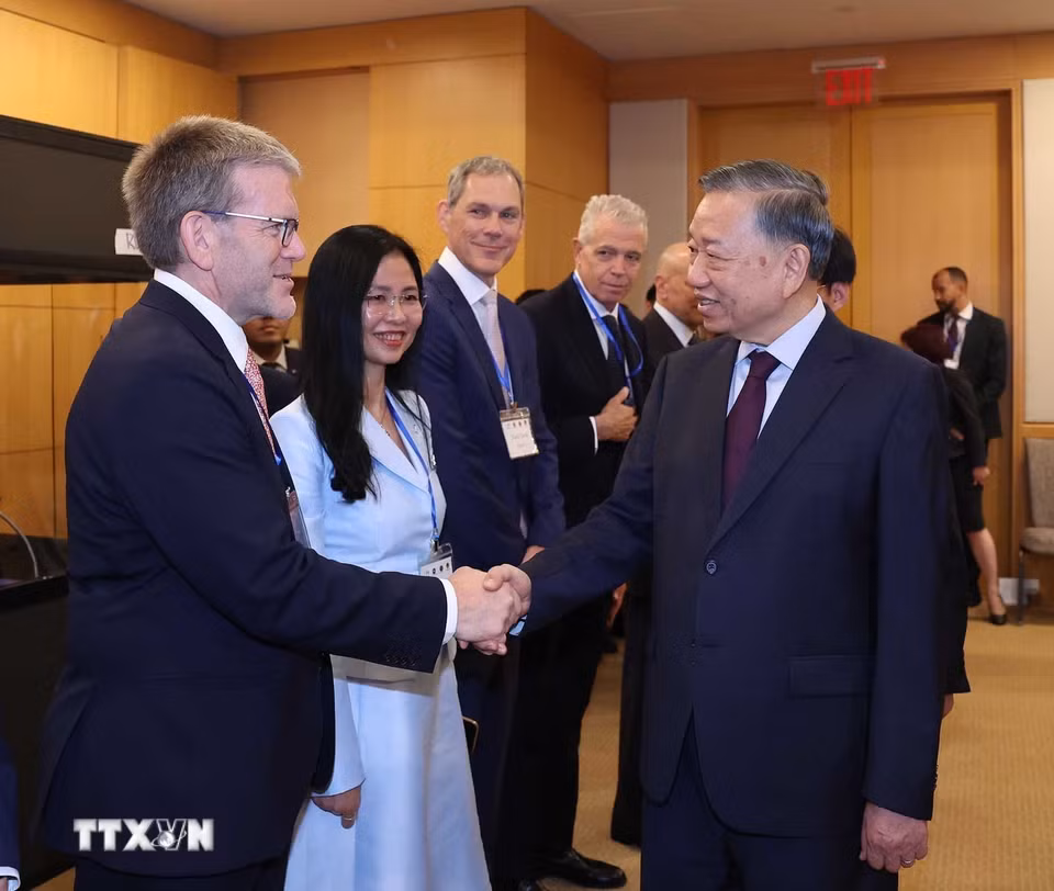 Tổng Bí thư, Chủ tịch nước Tô Lâm với lãnh đạo các doanh nghiệp lớn của Hoa Kỳ. (Ảnh: Thống Nhất/TTXVN)