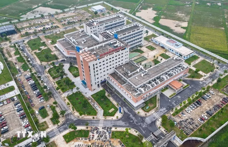 Ngành y tế phát triển về cả quy mô và chất lượng. Trong ảnh: Bệnh viện Phụ sản Trung ương đưa cơ sở 2 vào vận hành tại thôn Ngọc Than, xã Kiều Phú, TP Hà Nội nhằm nâng cao quy mô, chất lượng khám, chữa bệnh của bệnh viện tuyến đầu về sản phụ khoa. (Ảnh: Minh Quyết/TTXVN)