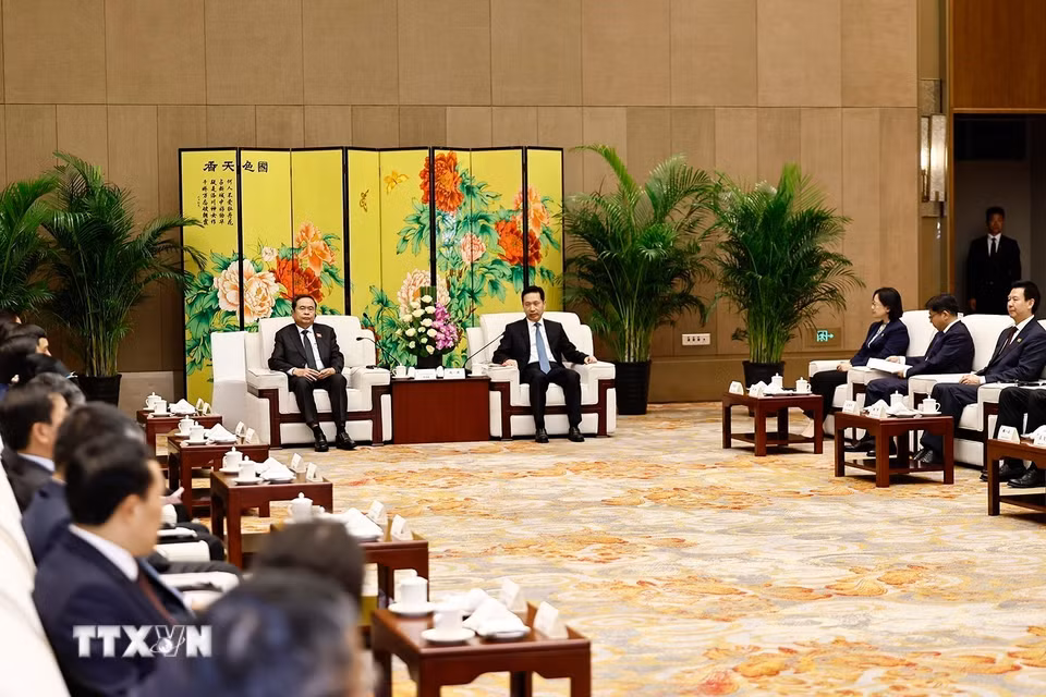Chủ tịch Quốc hội Trần Thanh Mẫn tiếp Bí thư Tỉnh ủy, Chủ nhiệm Ủy ban Thường vụ Nhân đại tỉnh Thiểm Tây (Trung Quốc) Triệu Nhất Đức. (Ảnh: Doãn Tấn/TTXVN)