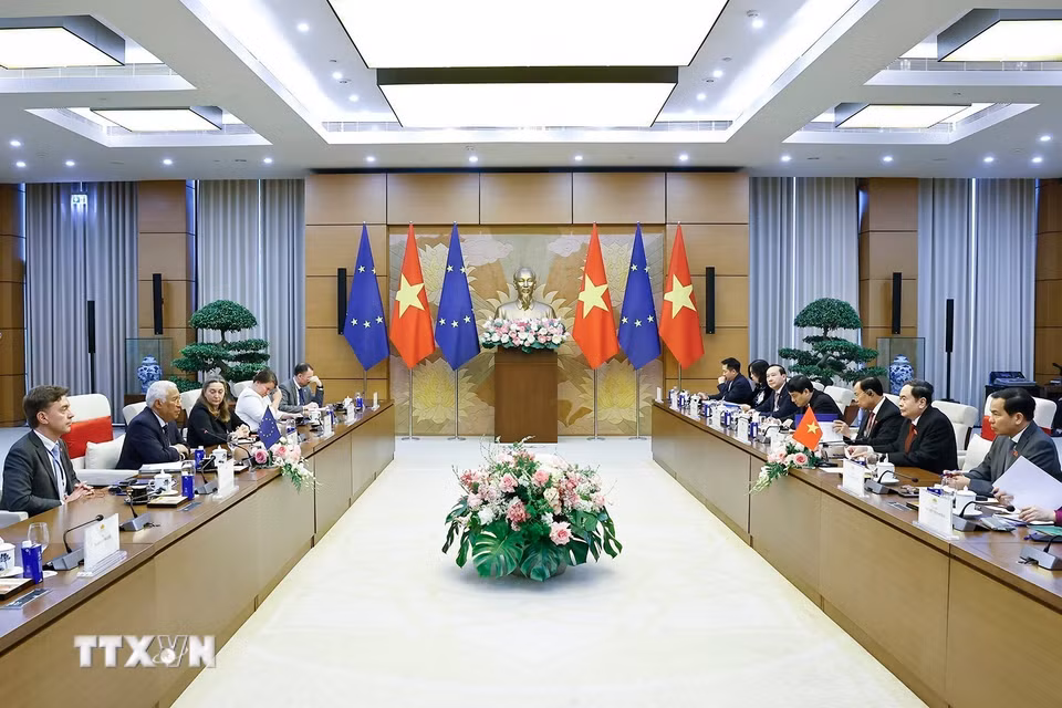 Chủ tịch Quốc hội Trần Thanh Mẫn hội kiến Chủ tịch Hội đồng châu Âu António Costa. (Ảnh: Doãn Tấn/TTXVN)
