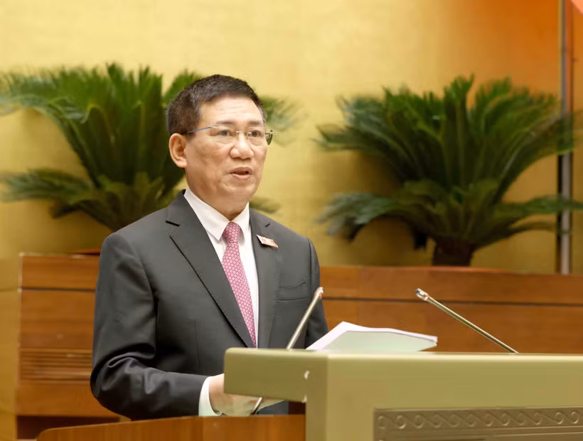 Phó Thủ tướng Chính phủ, Bộ trưởng Bộ Tài chính Hồ Đức Phớc trình bày Báo cáo về tình hình thực hiện ngân sách nhà nước năm 2024, dự toán ngân sách nhà nước, phương án phân bổ ngân sách trung ương năm 2025, Kế hoạch tài chính – ngân sách nhà nước 03 năm 2025 – 2027. (Ảnh: Phương Hoa/TTXVN)