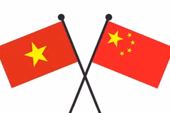 Quốc kỳ Việt Nam và Trung Quốc. (Nguồn: Vietnam+)
