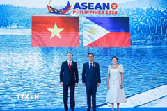 Tổng thống Philippines Ferdinand Romualdez Marcos Jr, Chủ tịch ASEAN năm 2026 đón Thủ tướng Lê Minh Hưng dự Hội nghị Cấp cao ASEAN lần thứ 48. (Ảnh: Dương Giang/TTXVN)