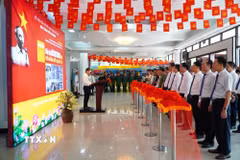 Khai mạc Triển lãm chuyên đề “Chủ tịch Hồ Chí Minh với những mốc lịch sử năm 1946." (Ảnh: Mai Trang/TTXVN)