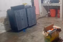 Bên trong căn nhà xảy ra vụ việc.