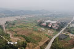 Toàn cảnh khu tái định cư tại thôn An Hòa, xã Mậu A, tỉnh Lào Cai với diện tích đất thu hồi trên 162.356m2 phục vụ thi công dự án đường sắt Lào Cai-Hà Nội-Hải Phòng. (Ảnh: Đinh Thùy/TTXVN)