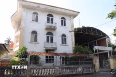 Một trụ sở dôi dư được bàn giao cho xã, phường và Trung tâm Phát triển quỹ đất thành phố Huế quản lý. (Ảnh: Mai Trang/TTXVN)