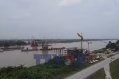 Thành phố Hà Nội tăng tốc thi công 7 cầu vượt sông Hồng