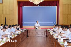 Đồng chí Trịnh Văn Quyết, Ủy viên Bộ Chính trị, Bí thư Trung ương Đảng, Trưởng Ban Tuyên giáo Trung ương chủ trì buổi làm việc. (Ảnh: Phương Hoa/TTXVN)